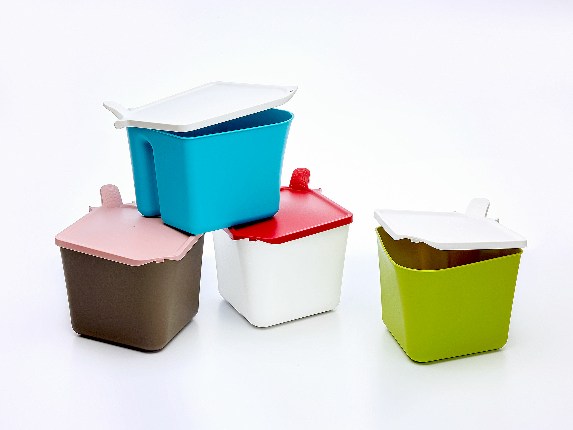 BiOTONI, der farbenfrohe Küchenhelfer zum hygienschen Sammeln von Bioabfällen.
